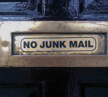 Kako prodati kar koli s serijo e-mailov?